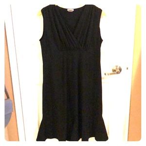⭐️ 2/$20 Black stretchy maternity dress